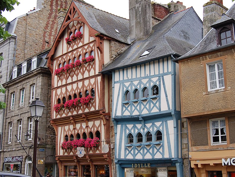 Maison, 31 Place du Centre à Guingamp