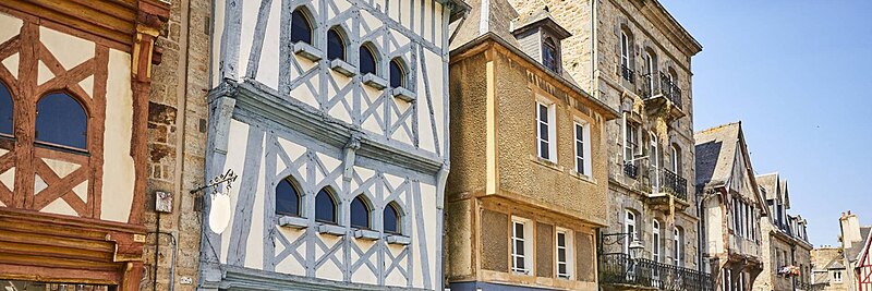 Maison, 31 Place du Centre à Guingamp