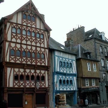 Maison, 31 Place du Centre à Guingamp