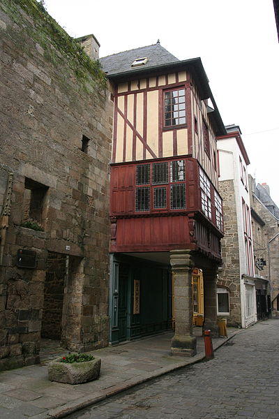 Maison, 27 Rue de l'Horloge à Dinan