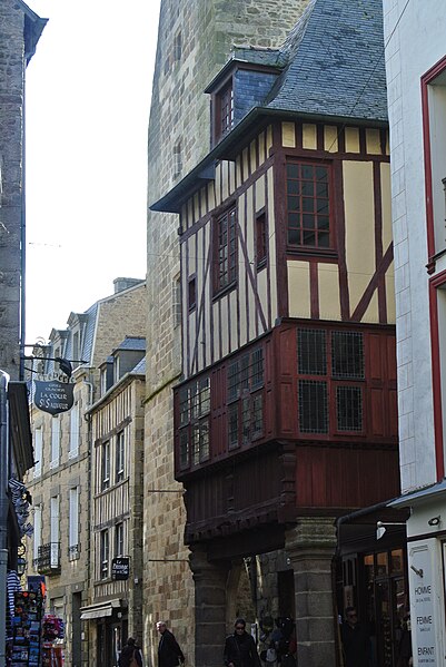 Maison, 27 Rue de l'Horloge à Dinan