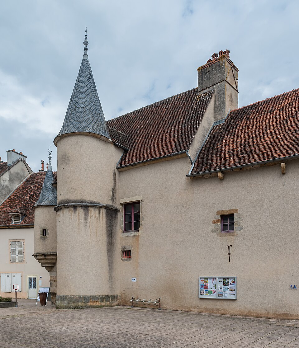 Maison, Place Carnot à Arnay-le-Duc