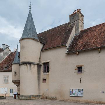 Maison, Place Carnot à Arnay-le-Duc