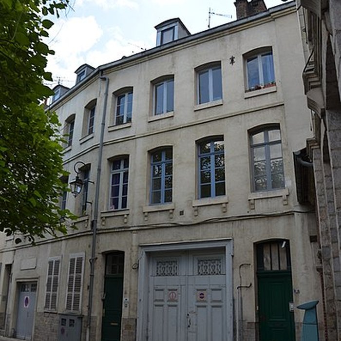 Photo de Maisons, Place du Marché-au-Poisson N9 à 72 à Douai