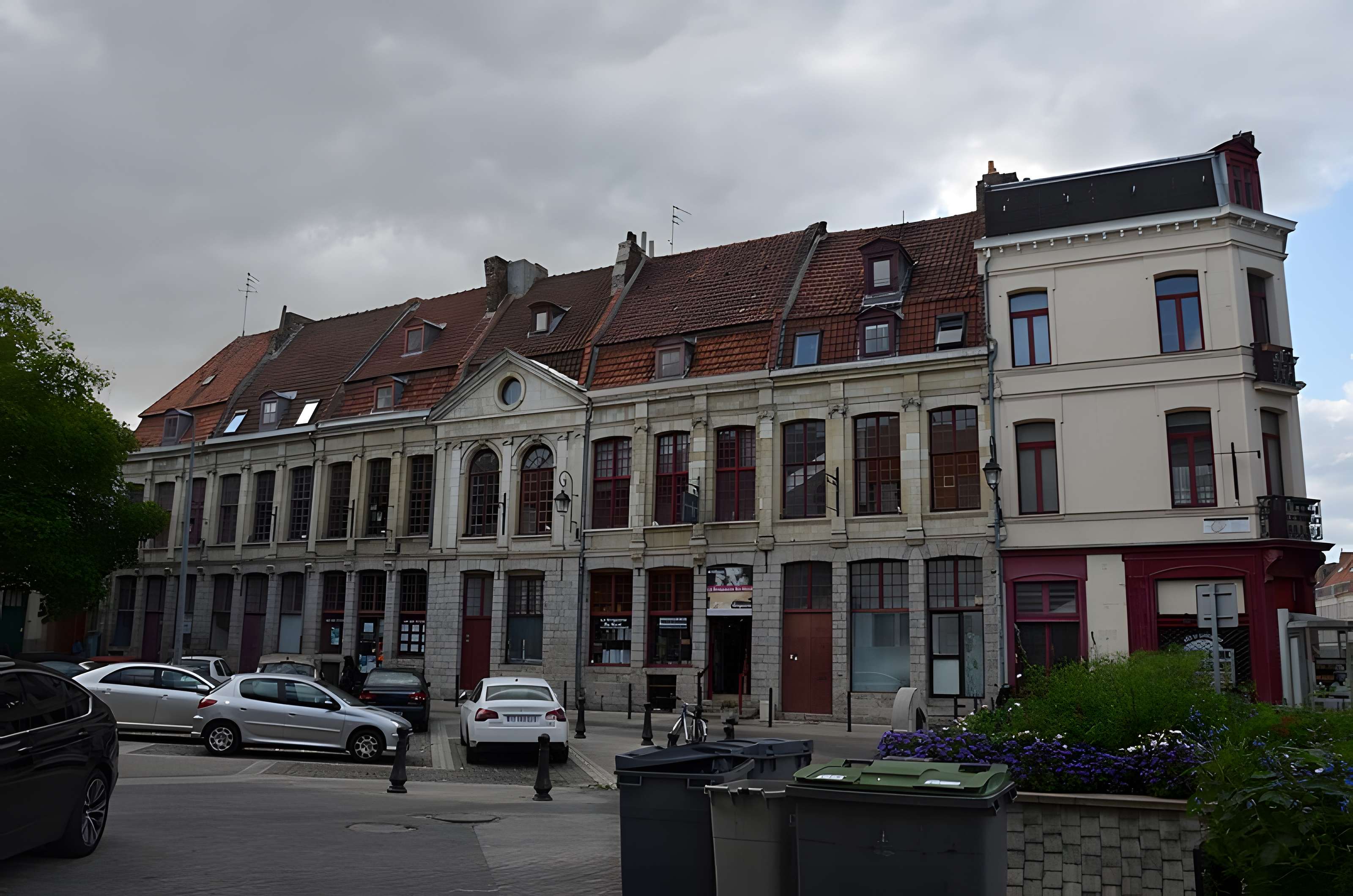 Maisons, Place du Marché-au-Poisson N°9 à 72 à Douai