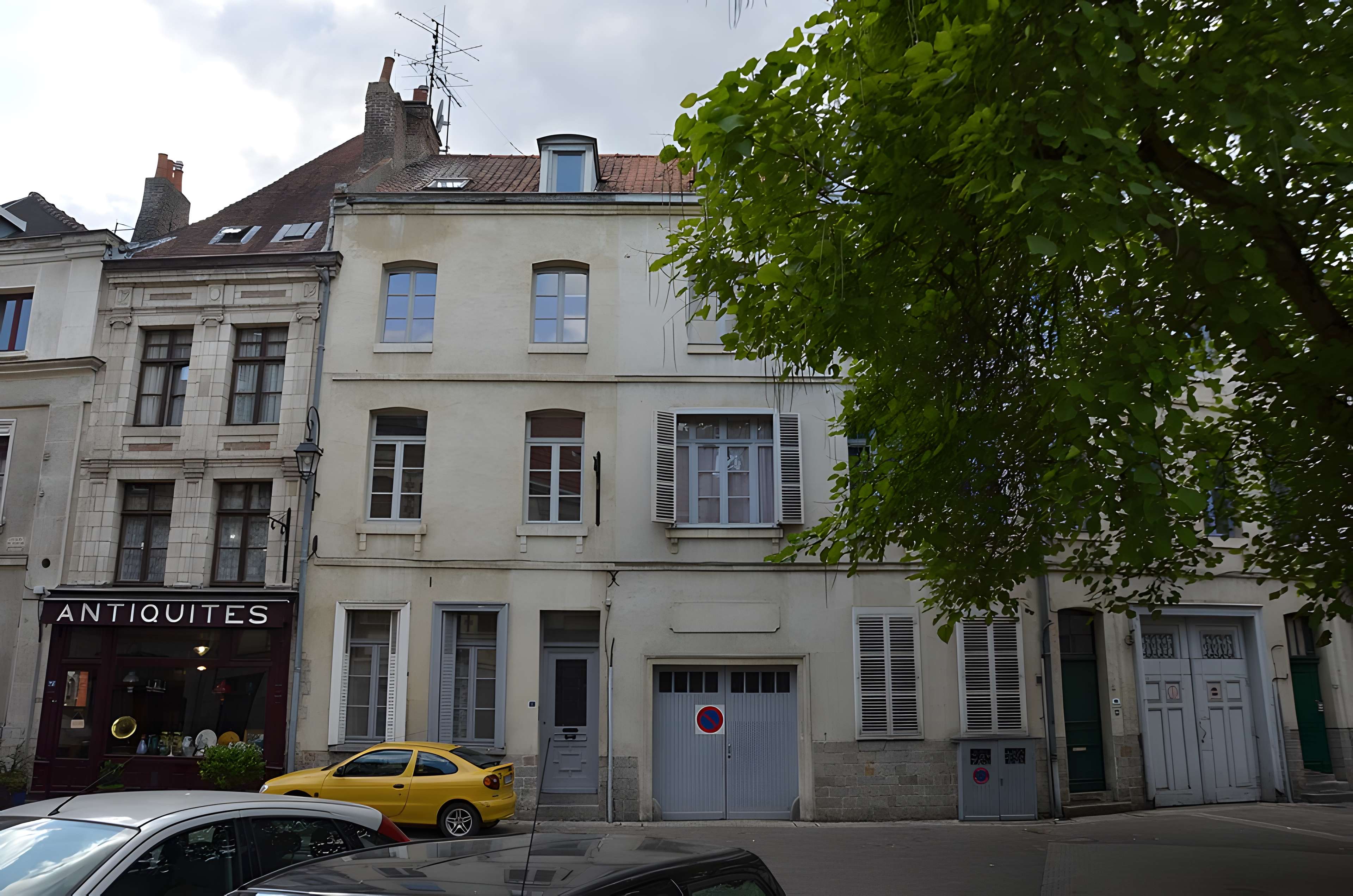 Maisons, Place du Marché-au-Poisson N°9 à 72 à Douai