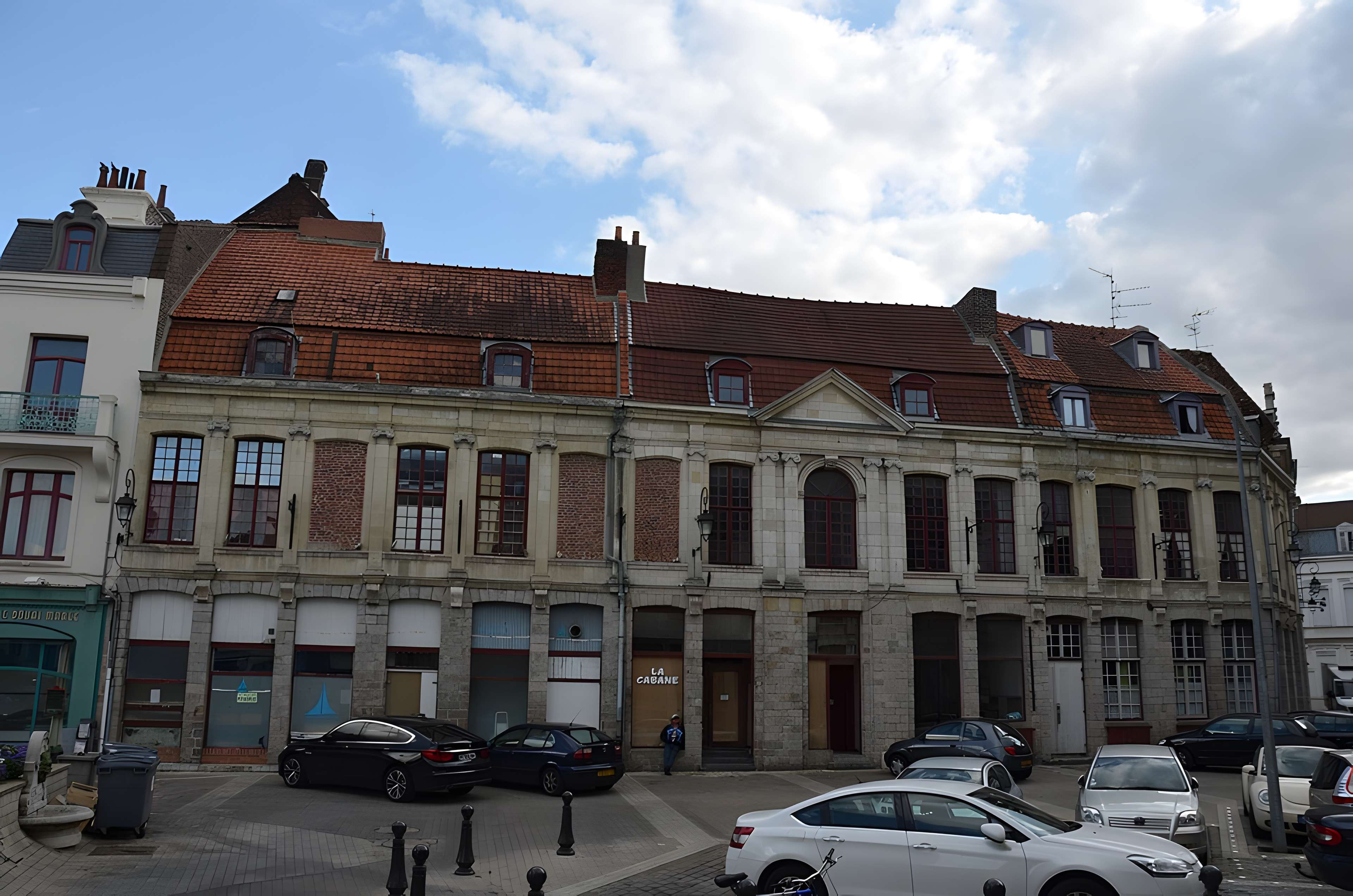 Maisons, Place du Marché-au-Poisson N°9 à 72 à Douai