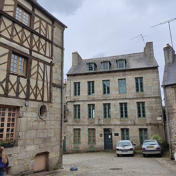 Maisons, Rue du Docteur-Sagory à Moncontour