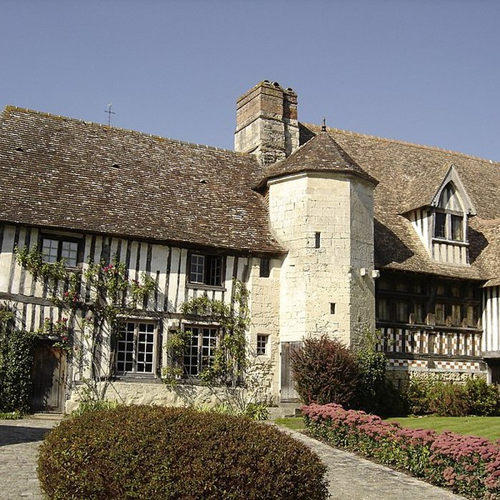 Photo de Manoir des évêques de Lisieux