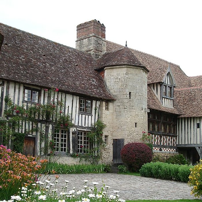 Photo de Manoir des évêques de Lisieux