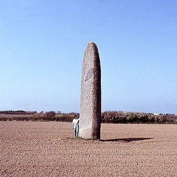 Menhir de Kérhouézel à Porspoder