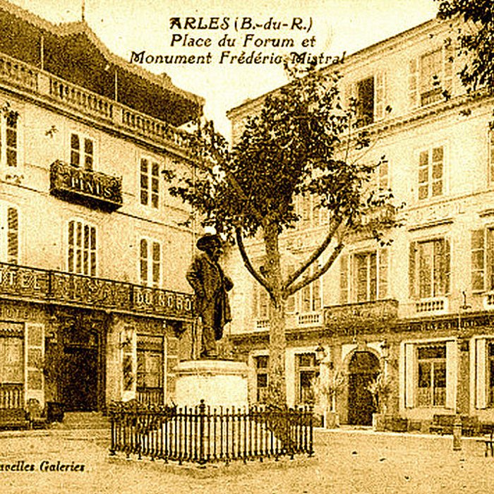 Photo de Monument à Frédéric Mistral dArles