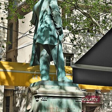 Monument à Frédéric Mistral dArles