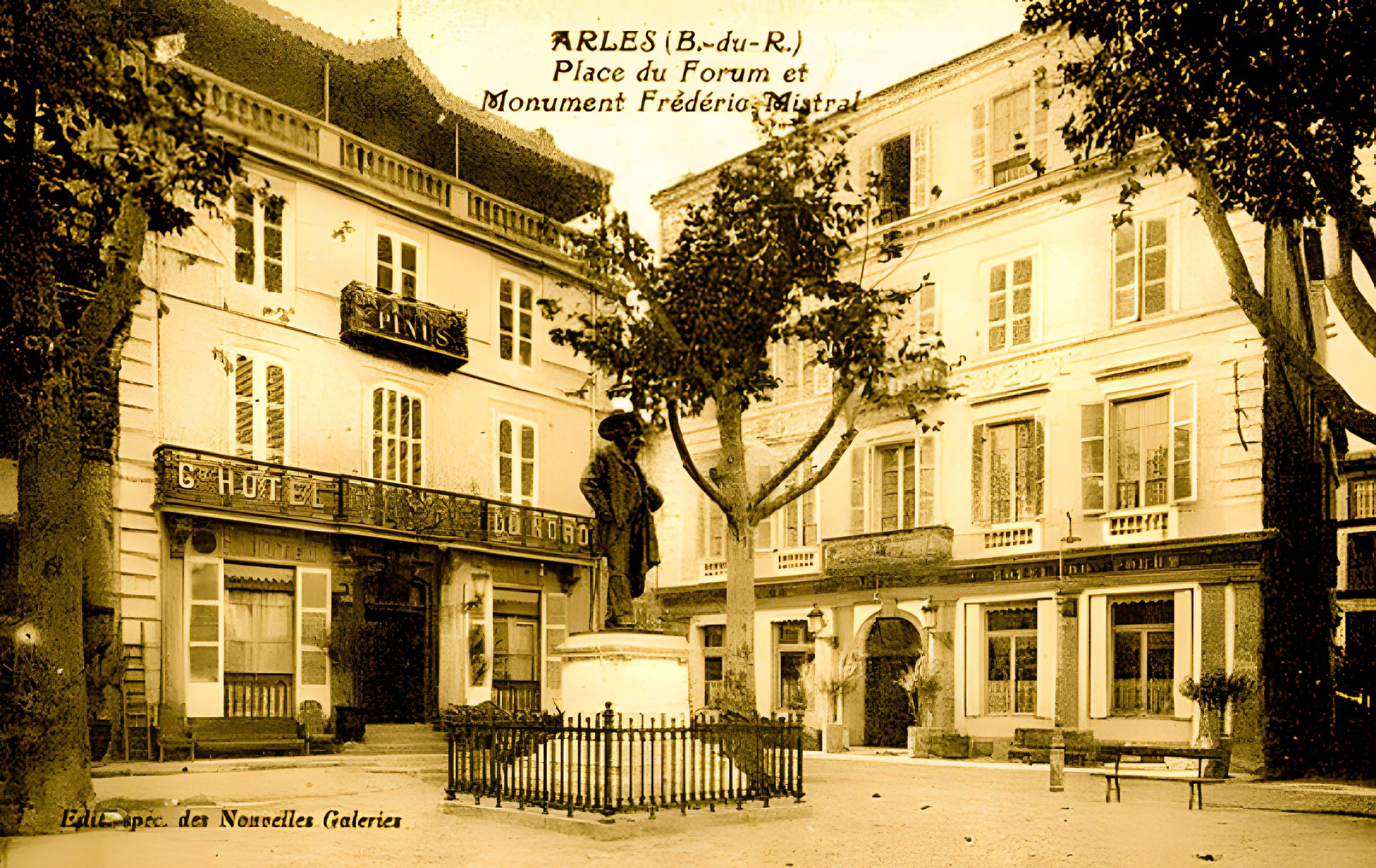 Monument à Frédéric Mistral d'Arles