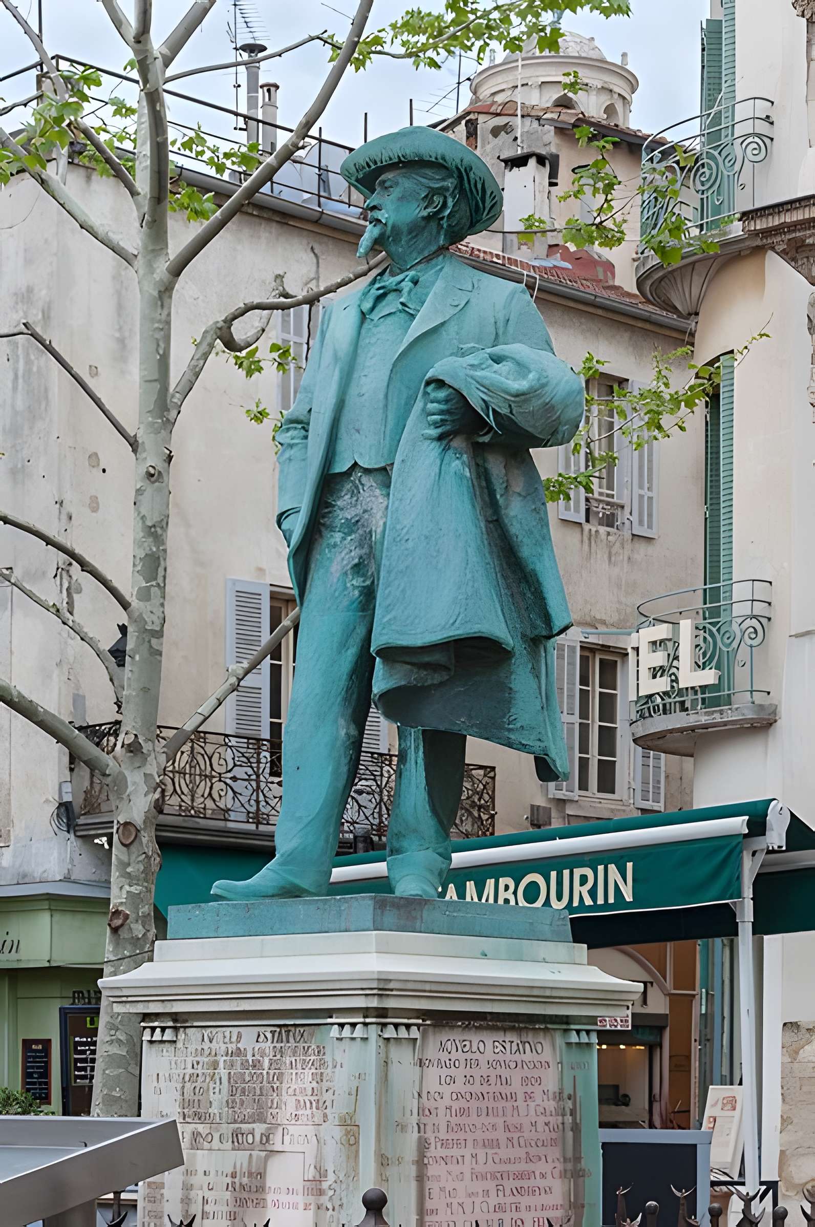Monument à Frédéric Mistral d'Arles