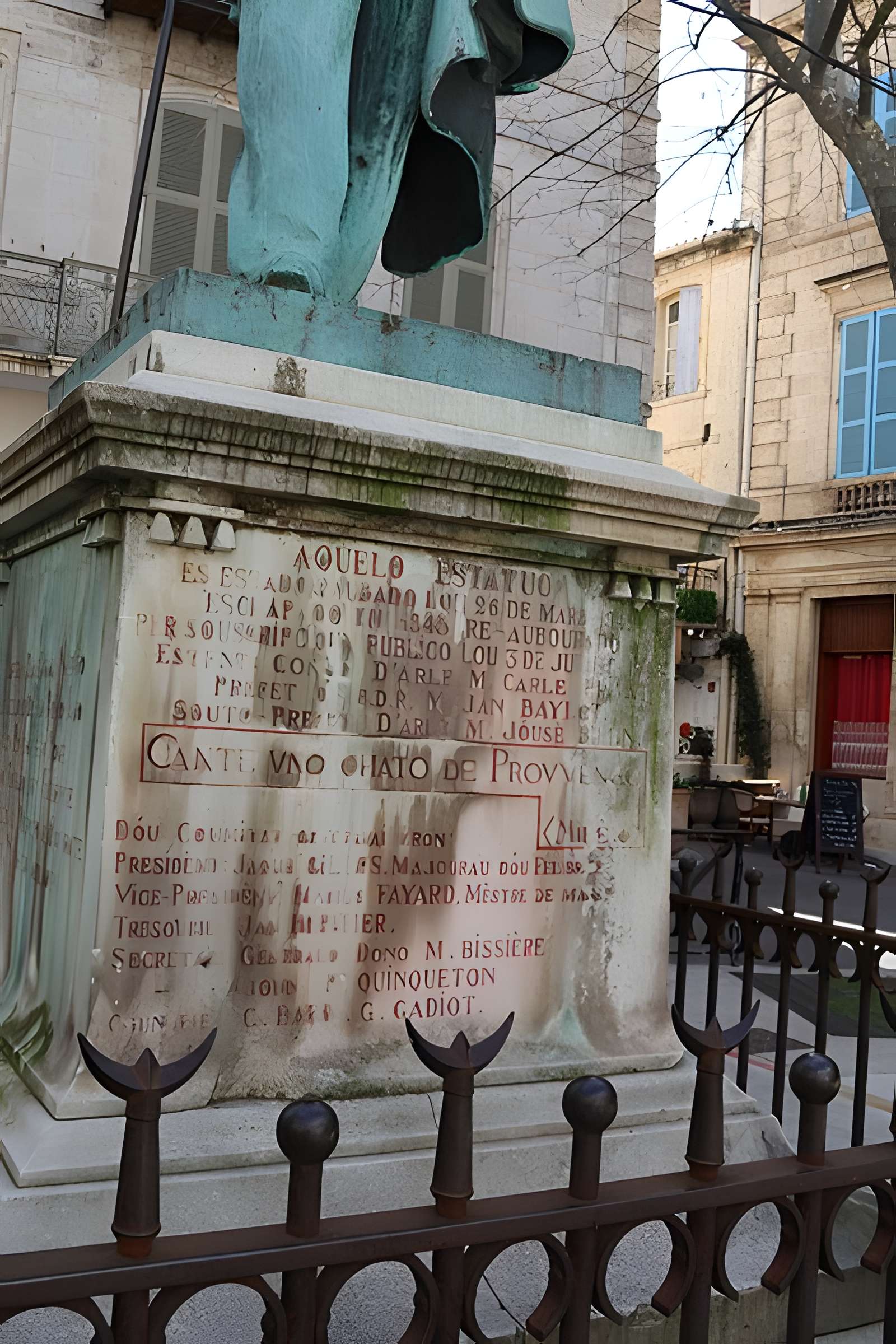 Monument à Frédéric Mistral d'Arles