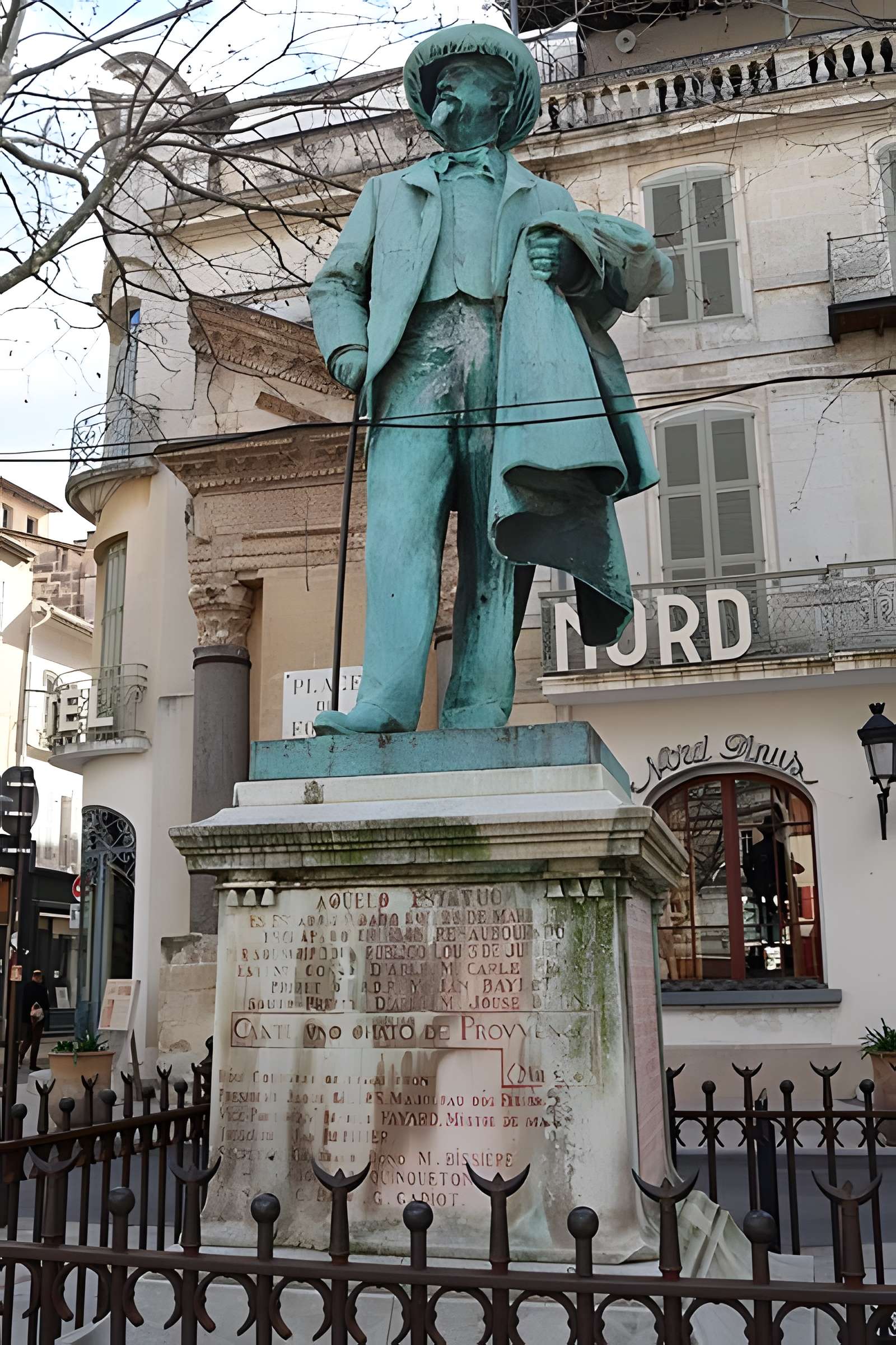 Monument à Frédéric Mistral d'Arles