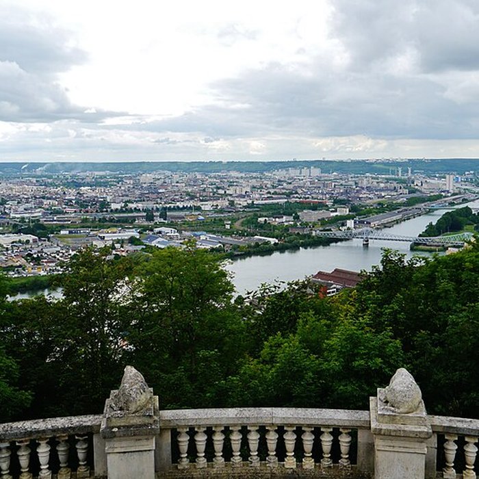 Photo de Monument à Jeanne dArc à Bonsecours