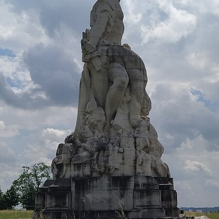 Photo de Monument de la Liberté éplorée à Meaux