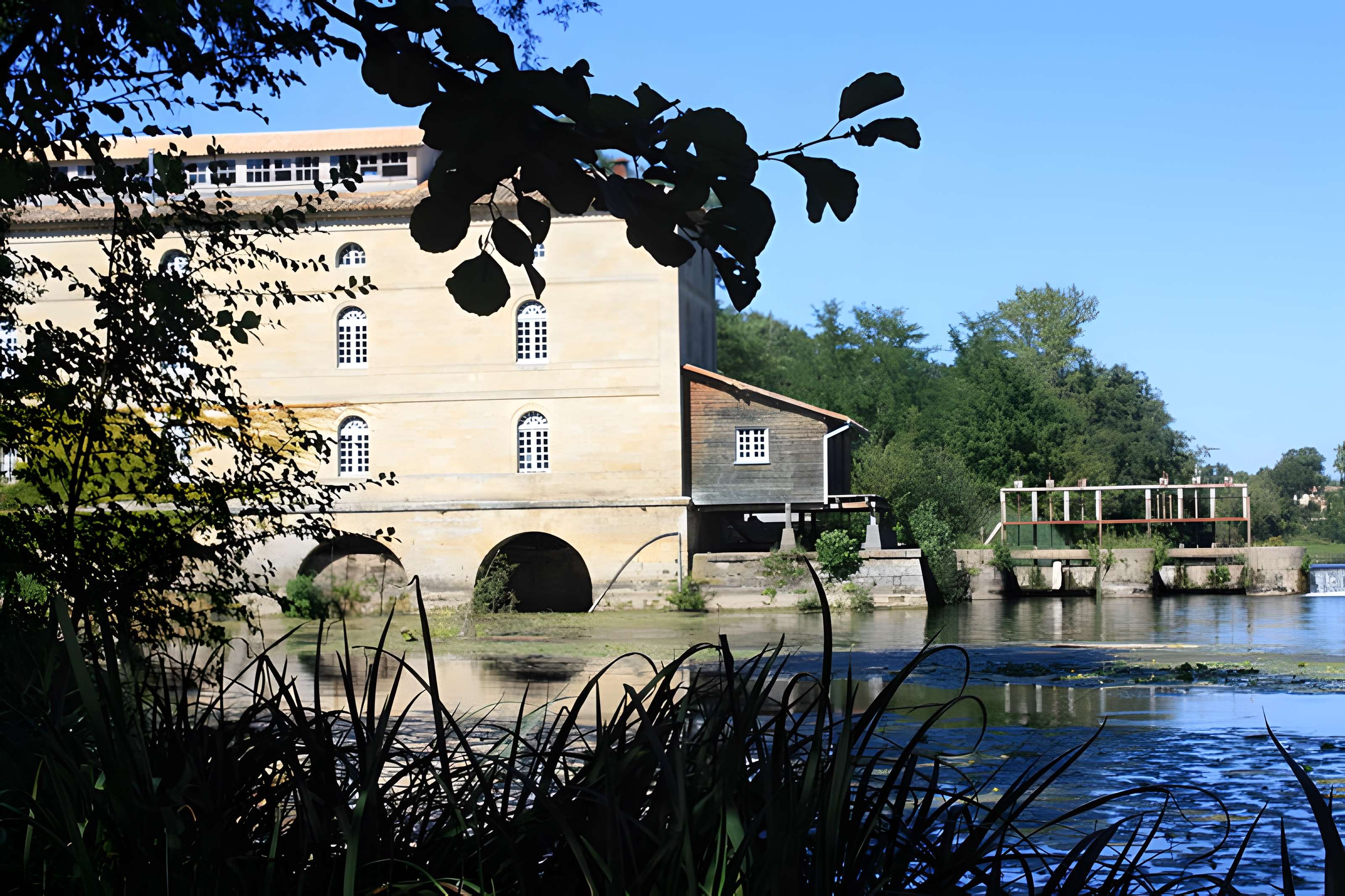 Moulin du Barrage à Porchères