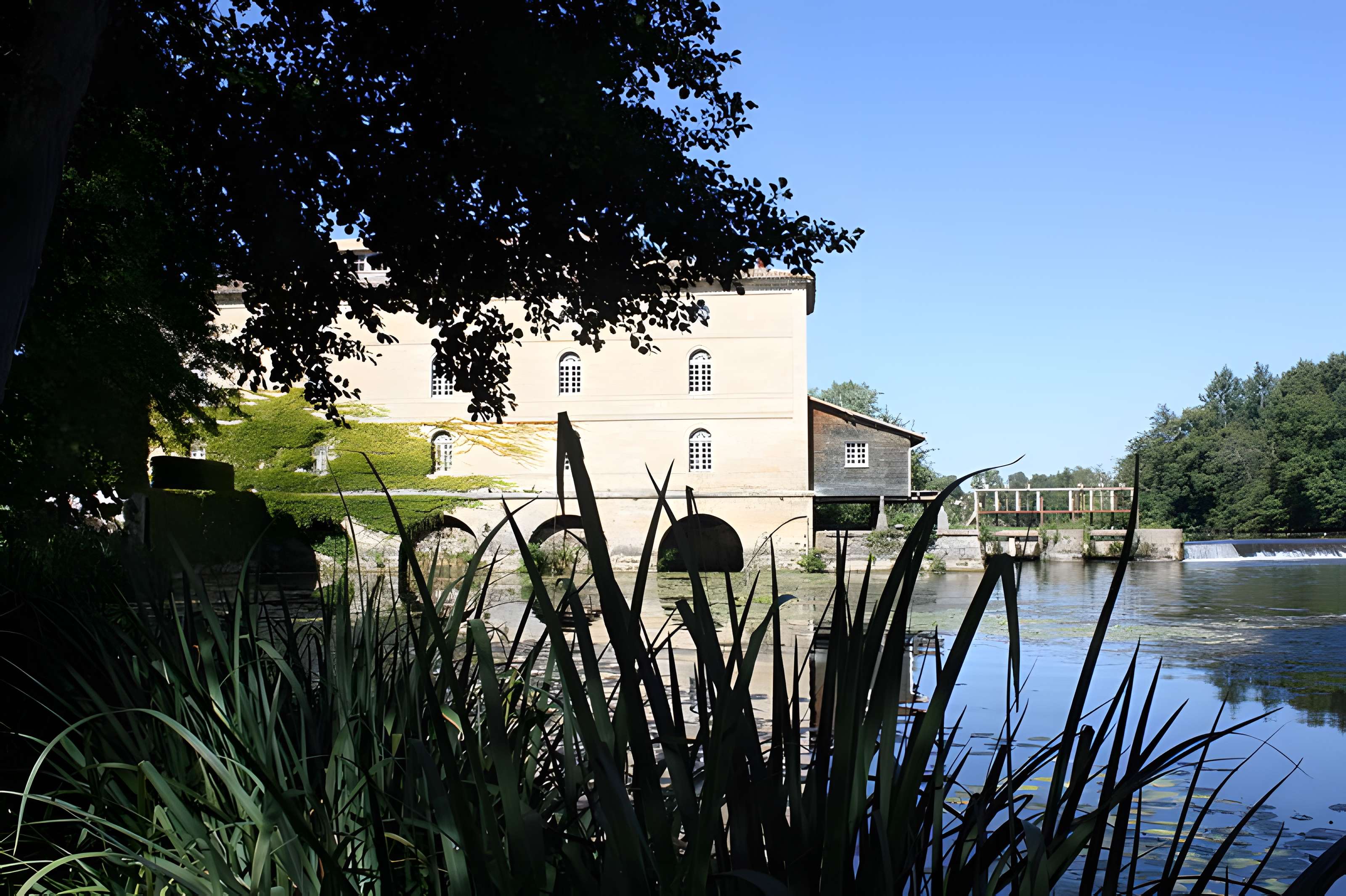Moulin du Barrage à Porchères