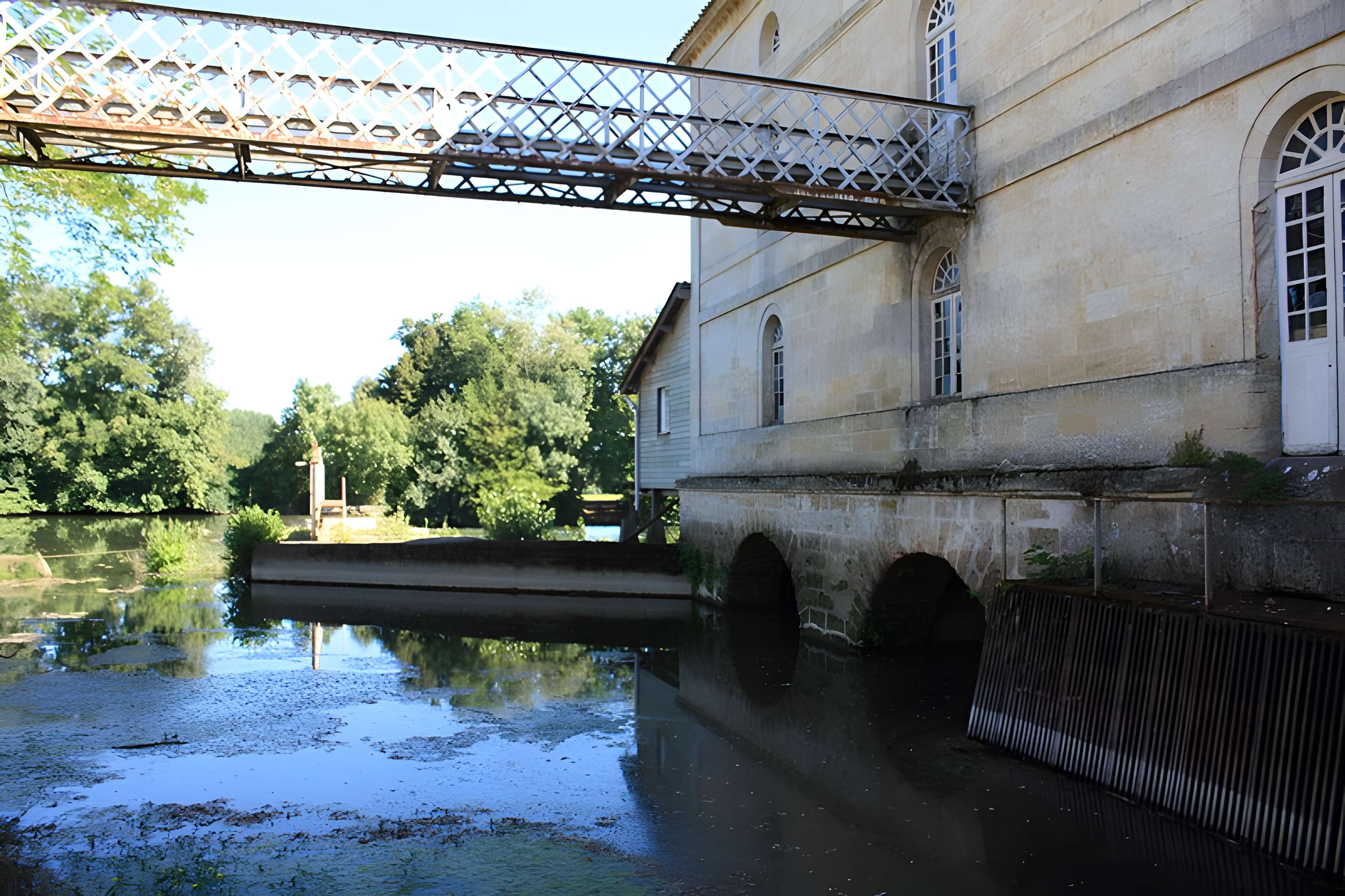 Moulin du Barrage à Porchères
