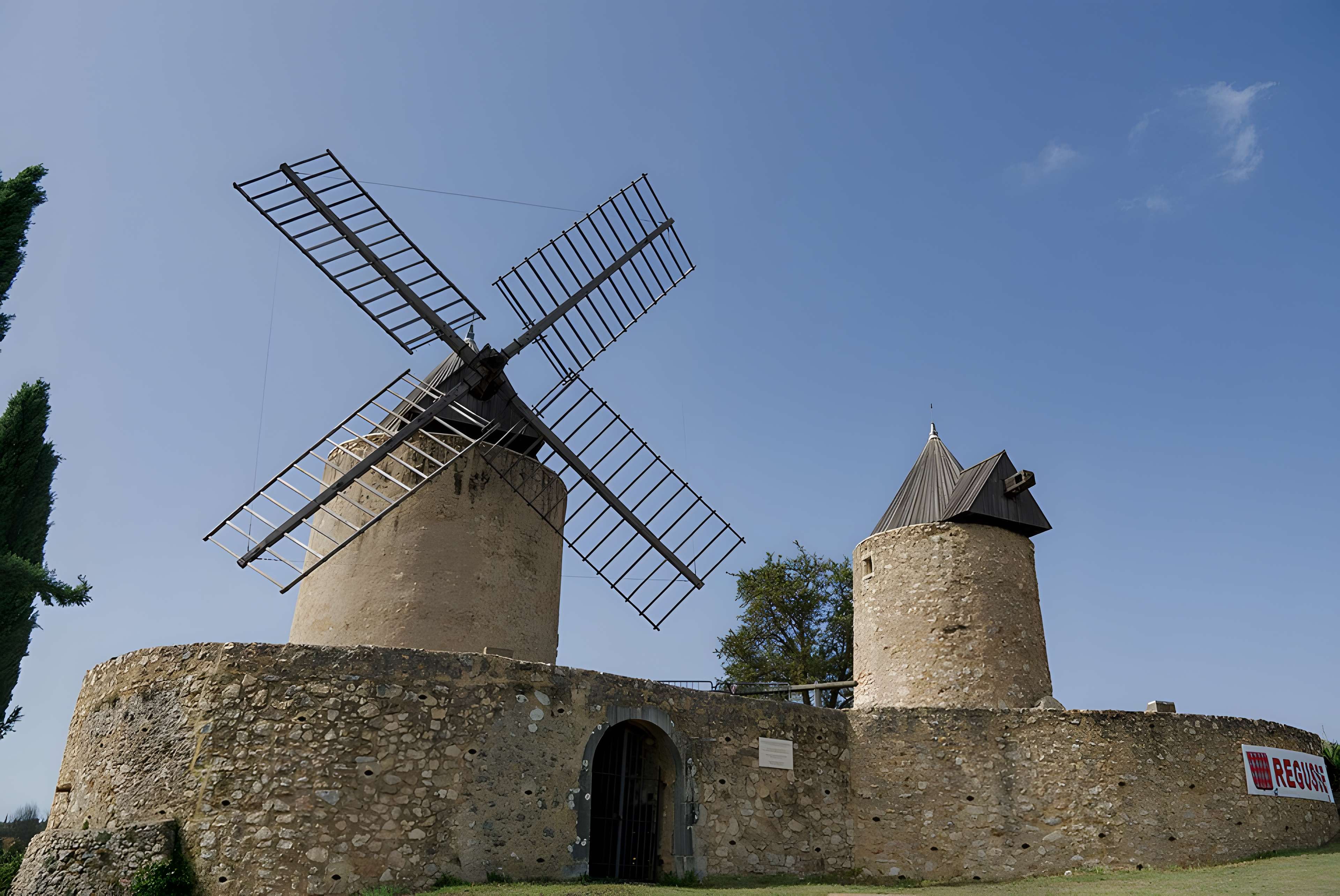 Moulins à vent de Régusse