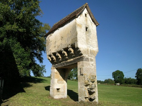 Photo de Pigeonnier porche à Lavergne