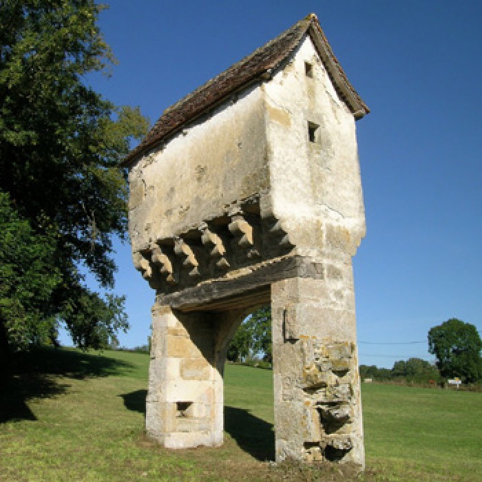 Photo de Pigeonnier porche à Lavergne