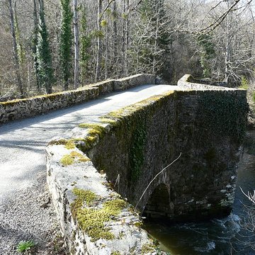 Pont de Laveyra sur lAuvézère à Payzac