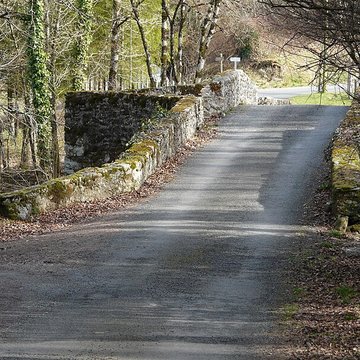 Pont de Laveyra sur lAuvézère à Payzac