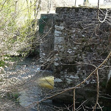 Pont de Laveyra sur lAuvézère à Payzac
