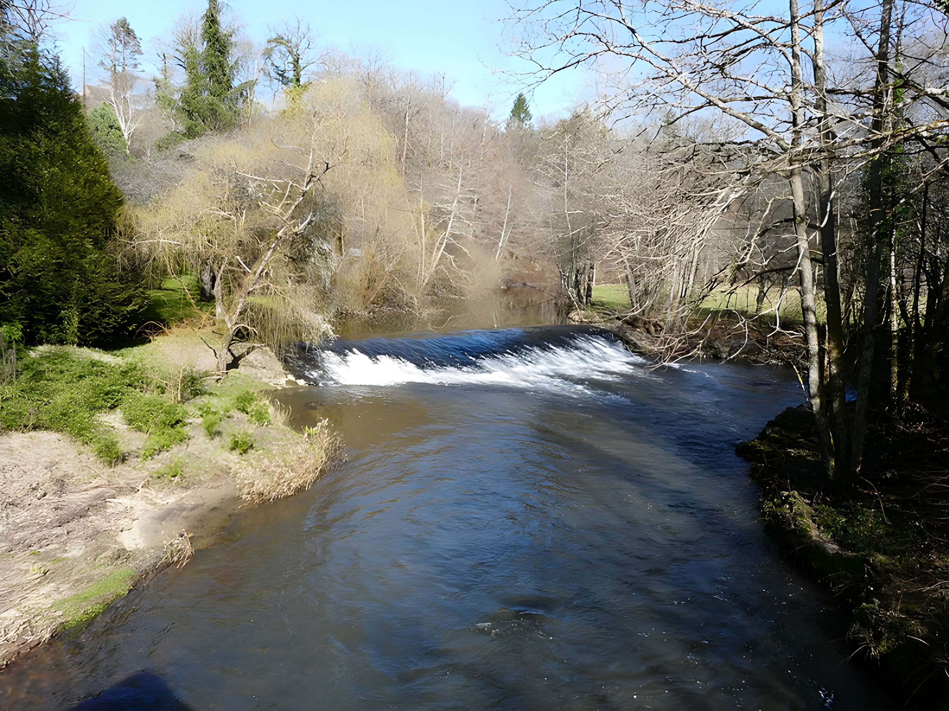 Pont de Laveyra sur l'Auvézère à Payzac