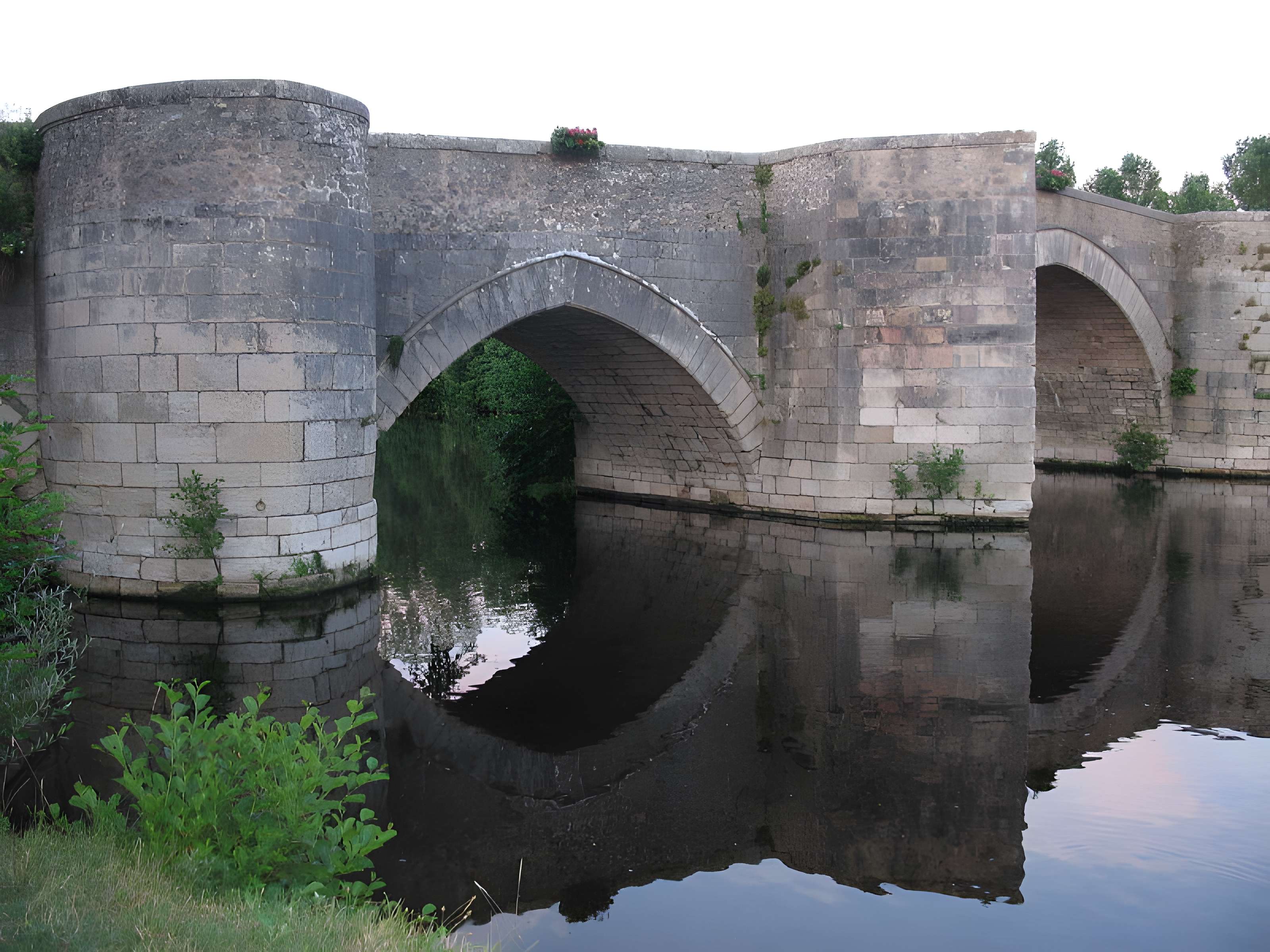 Pont de Saint-Savin
