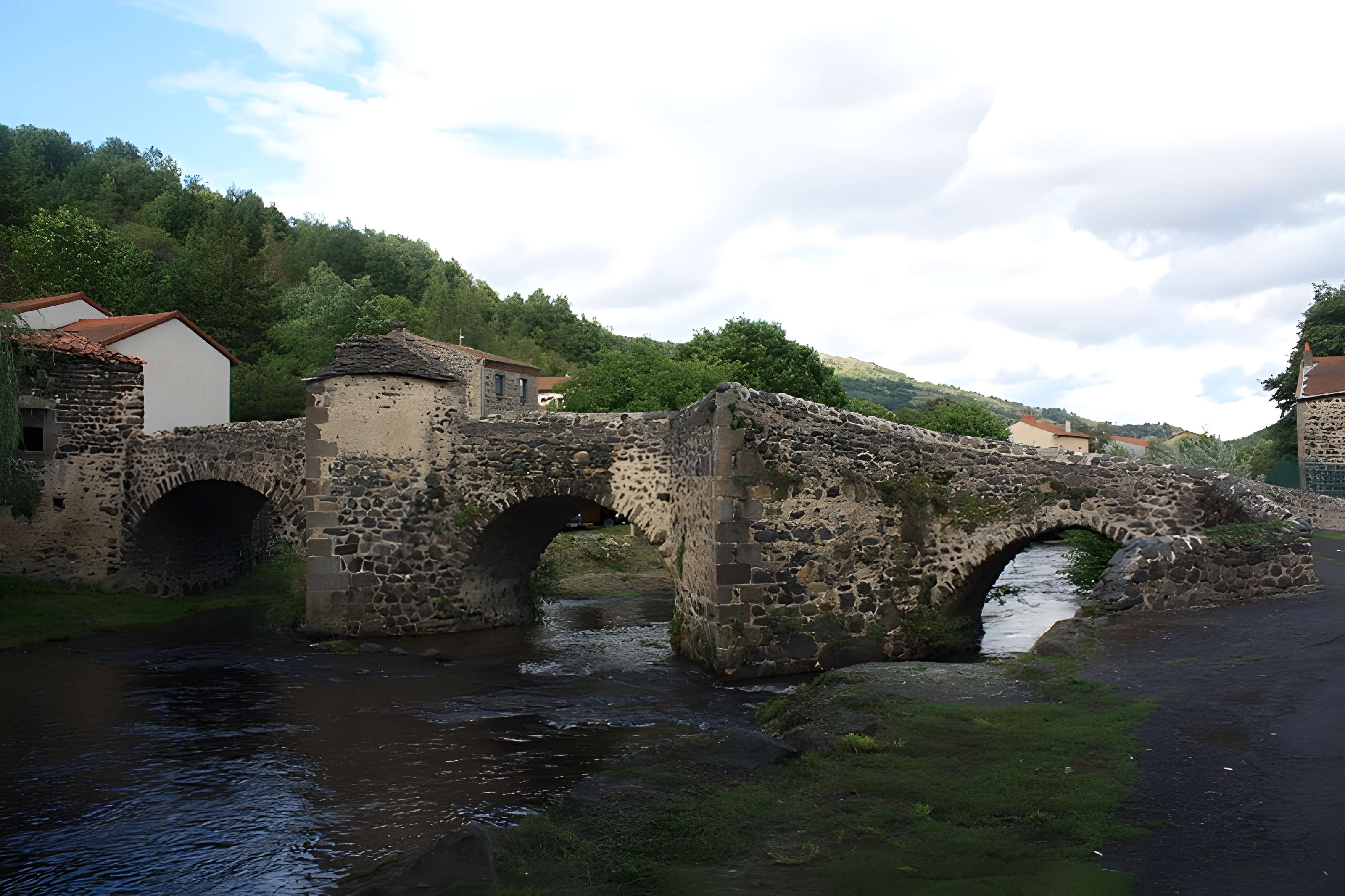 Pont médiéval de Saurier
