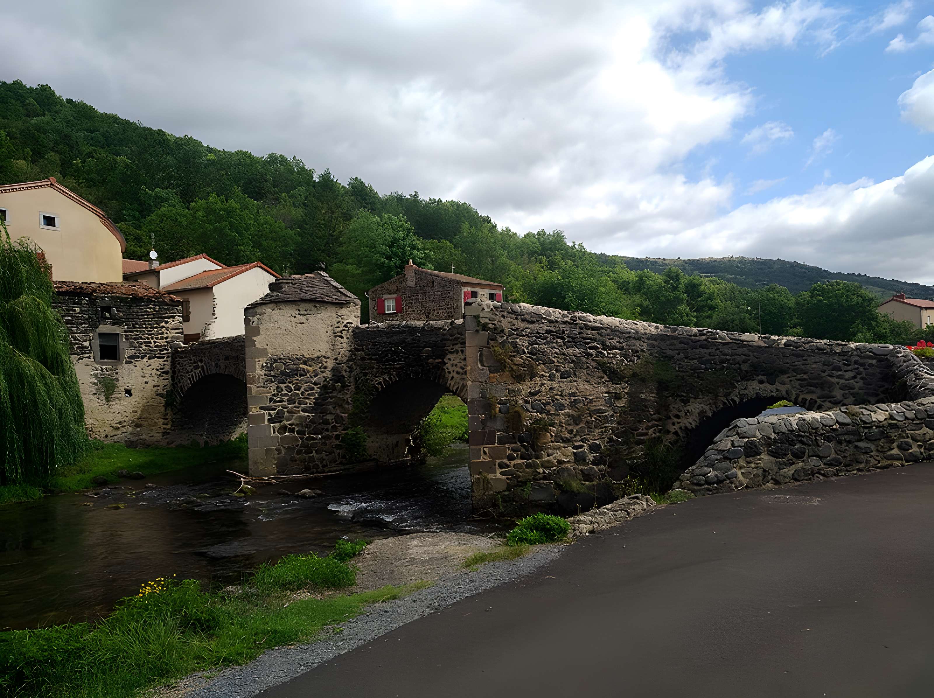 Pont médiéval de Saurier