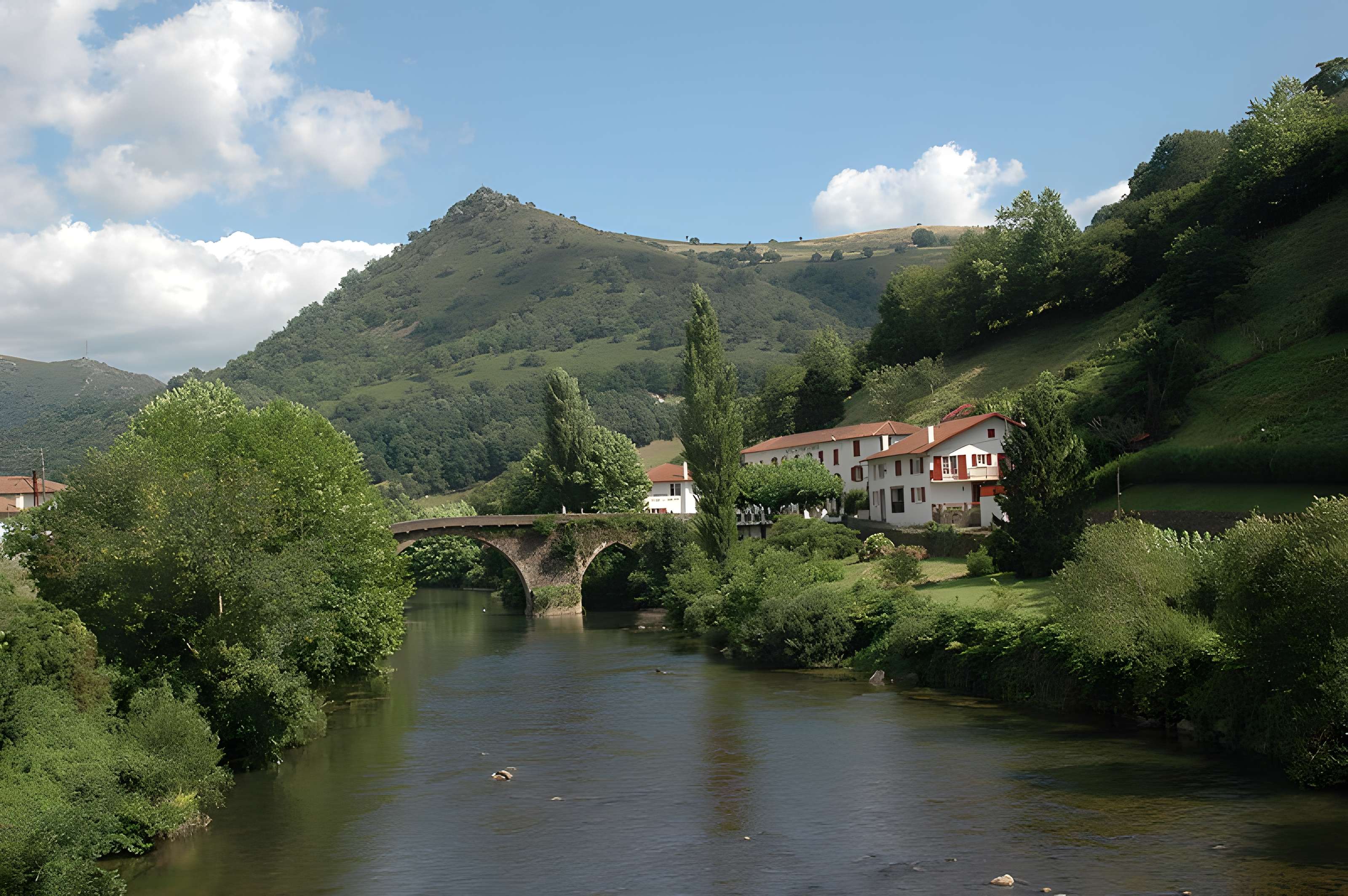 Pont Noblia sur la Nive à Bidarray