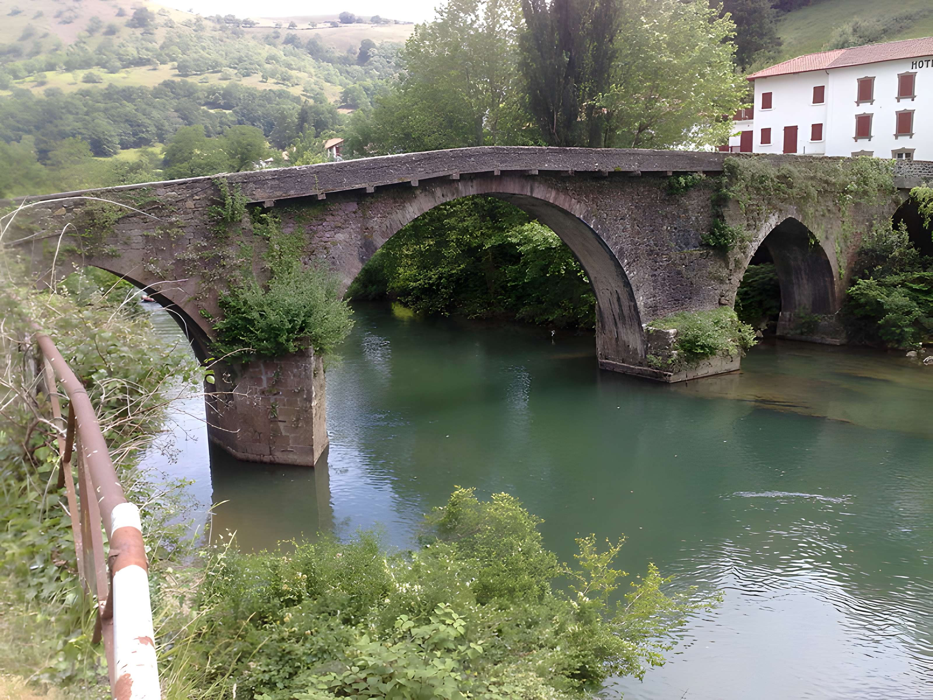 Pont Noblia sur la Nive à Bidarray
