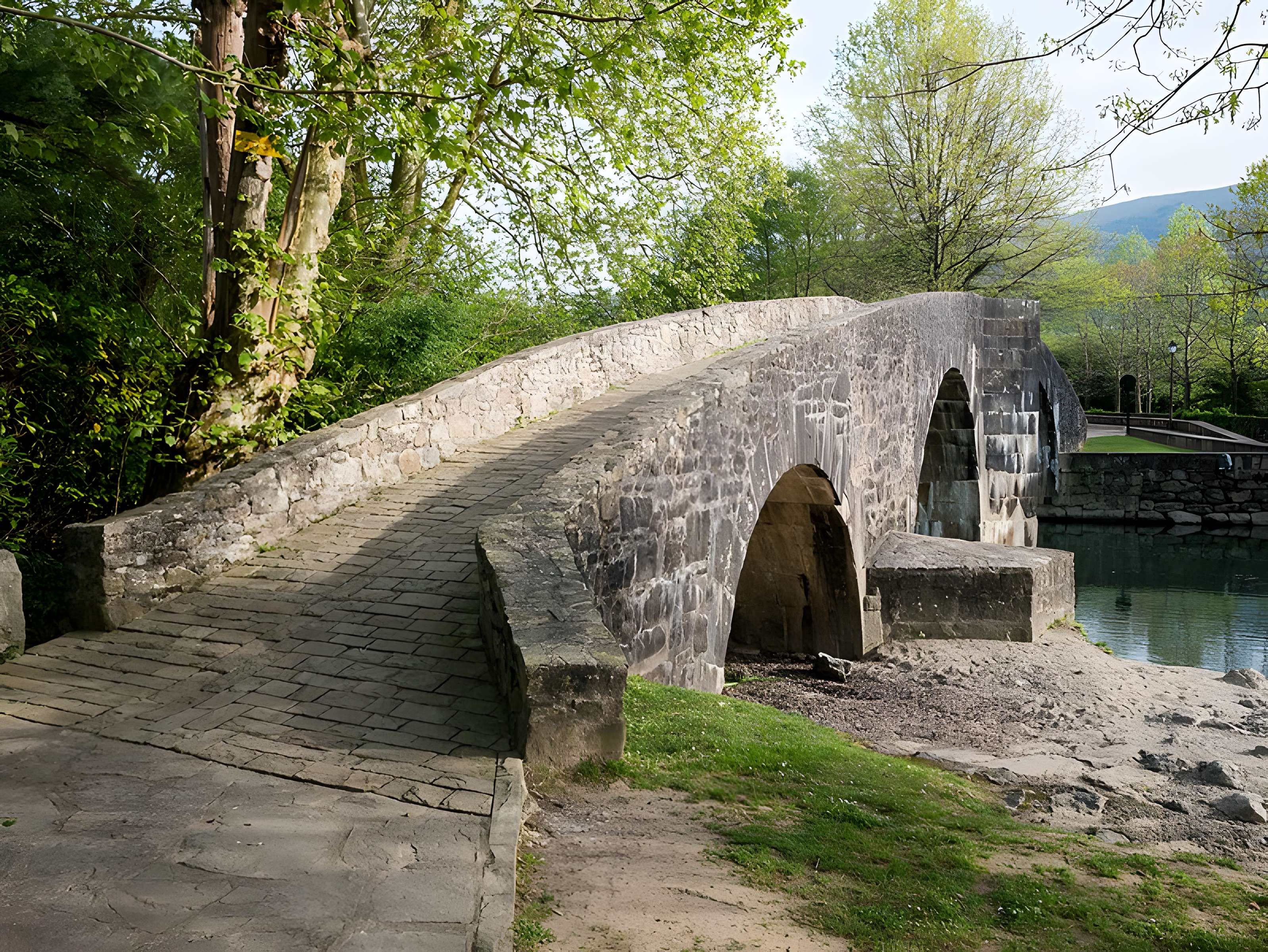Pont romain sur la Nivelle à Ascain