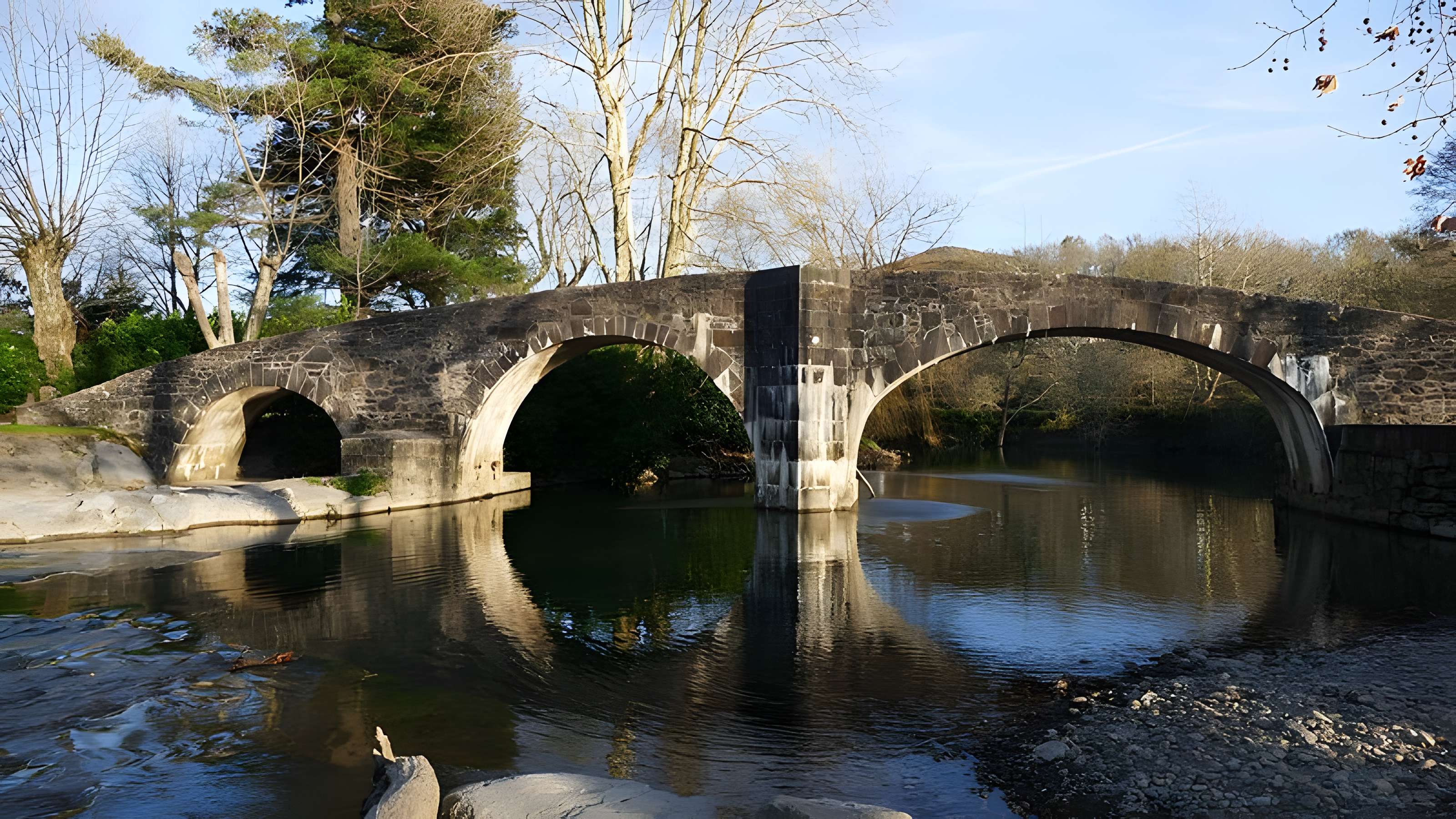 Pont romain sur la Nivelle à Ascain