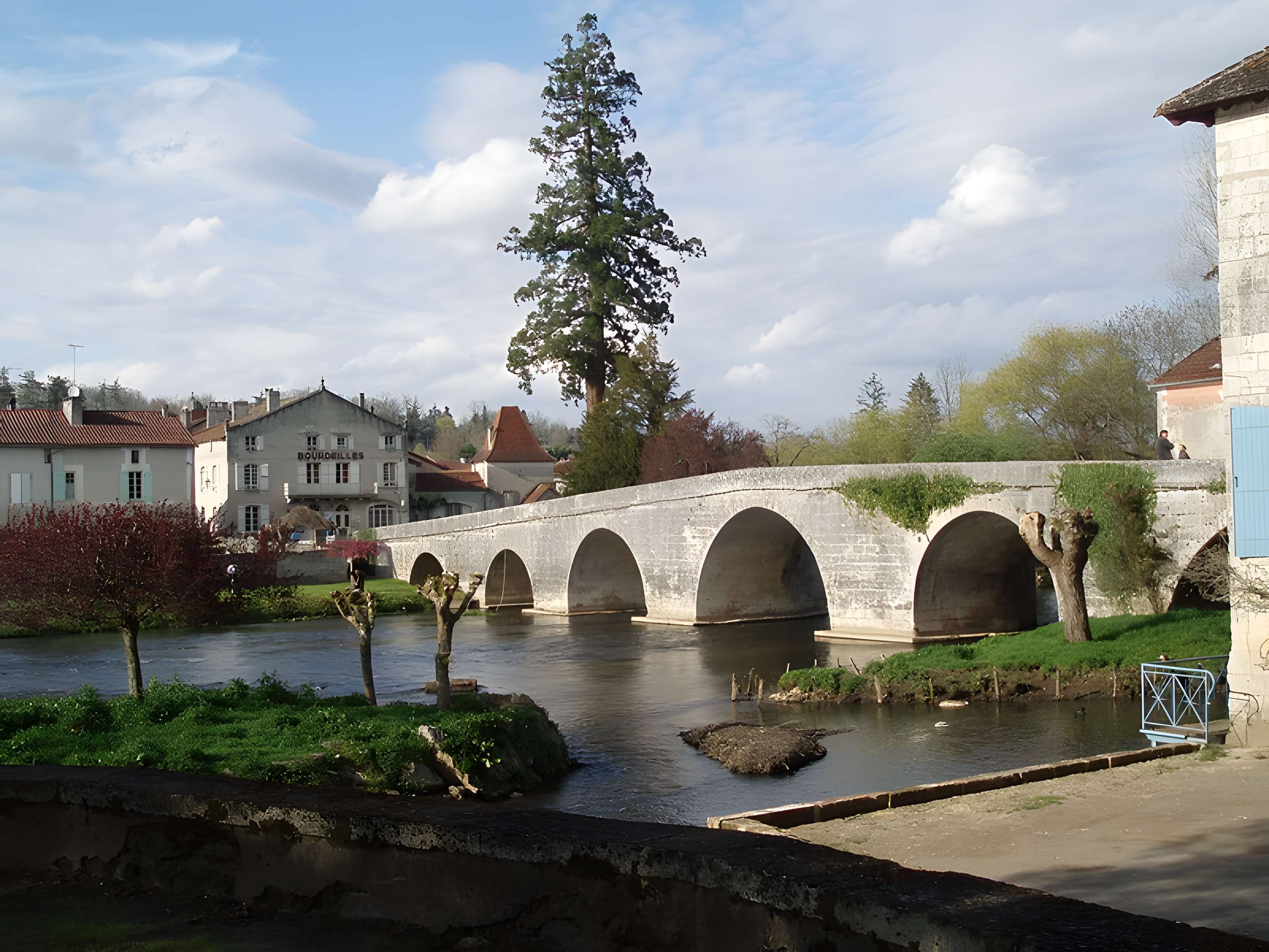 Pont sur la Dronne de Bourdeilles