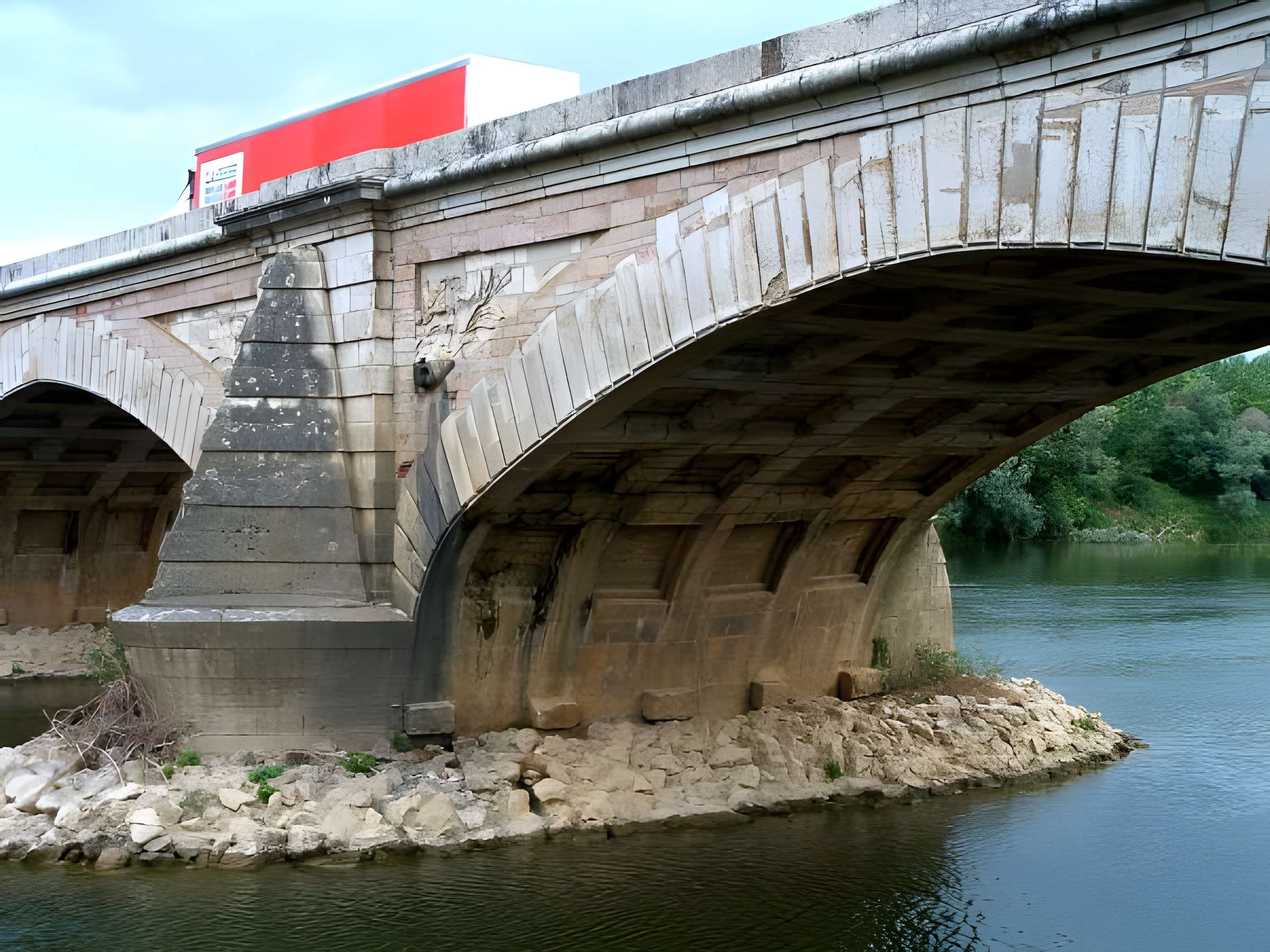 Pont sur le Doubs à Navilly