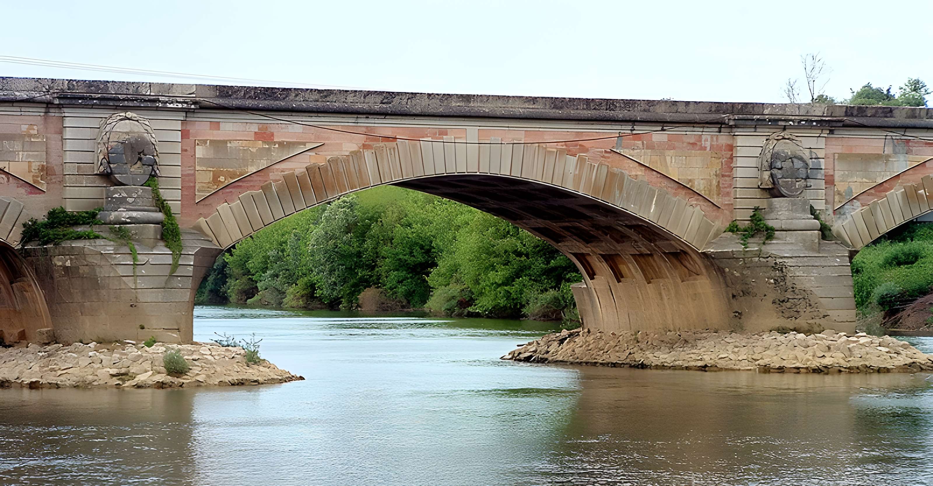 Pont sur le Doubs à Navilly
