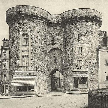 Porte Beucheresse de Laval