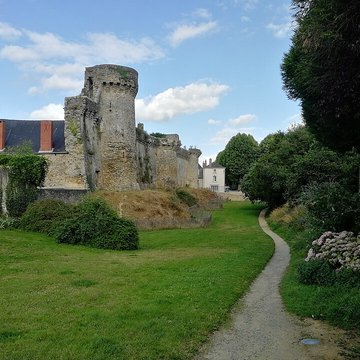 Porte Beucheresse de Laval
