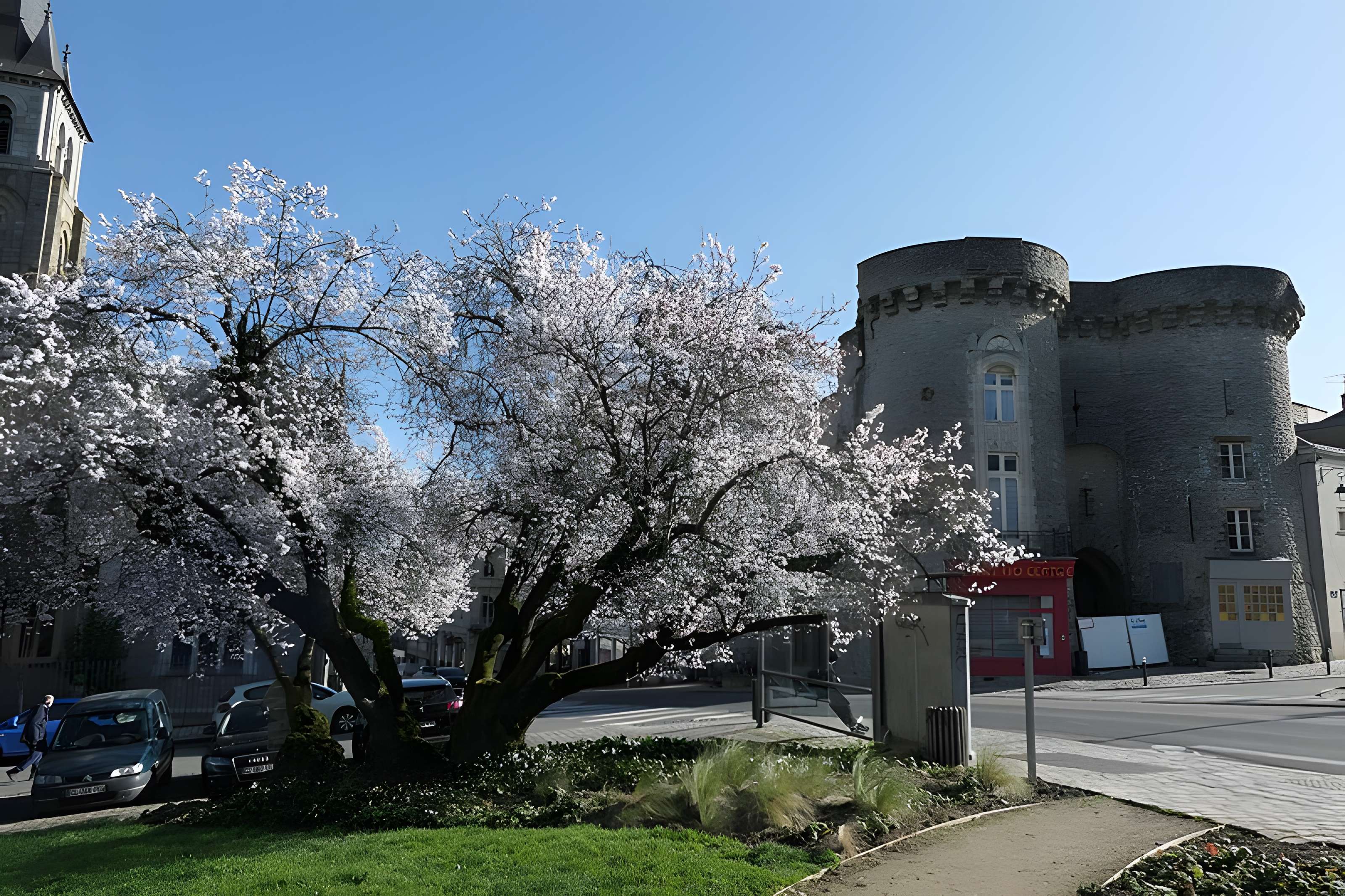 Porte Beucheresse de Laval