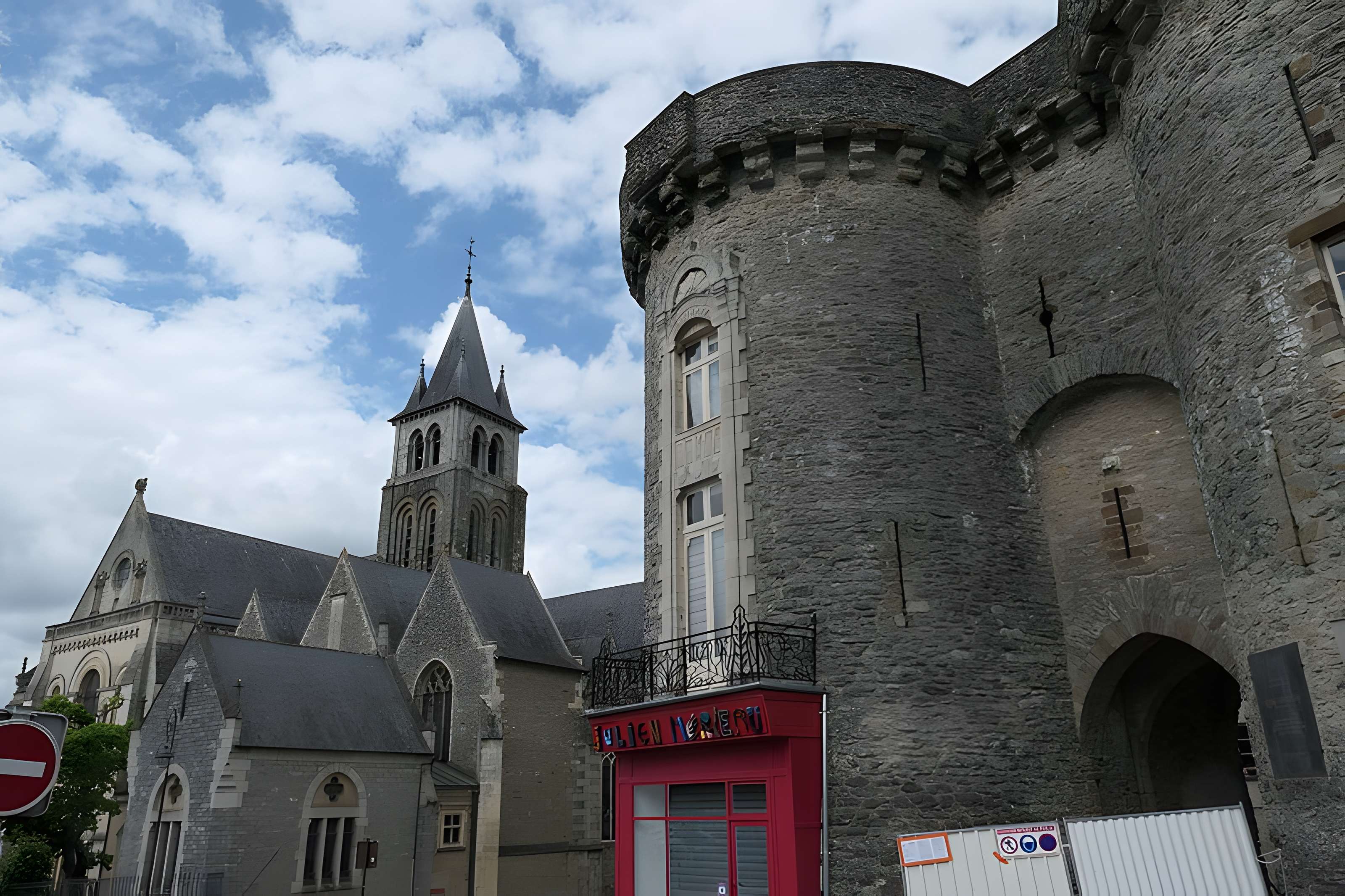 Porte Beucheresse de Laval