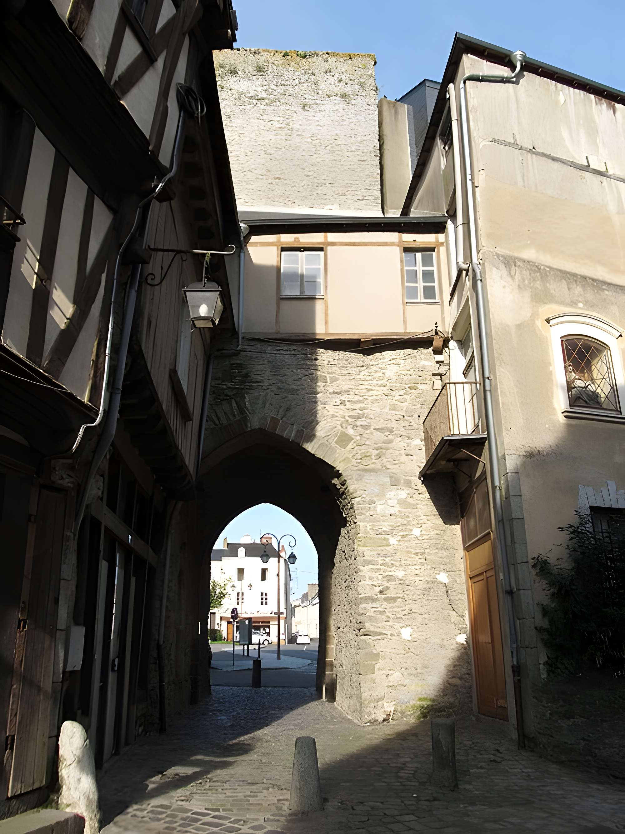 Porte Beucheresse de Laval