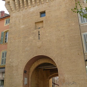 Porte de Bourgneuf à Salon-de-Provence