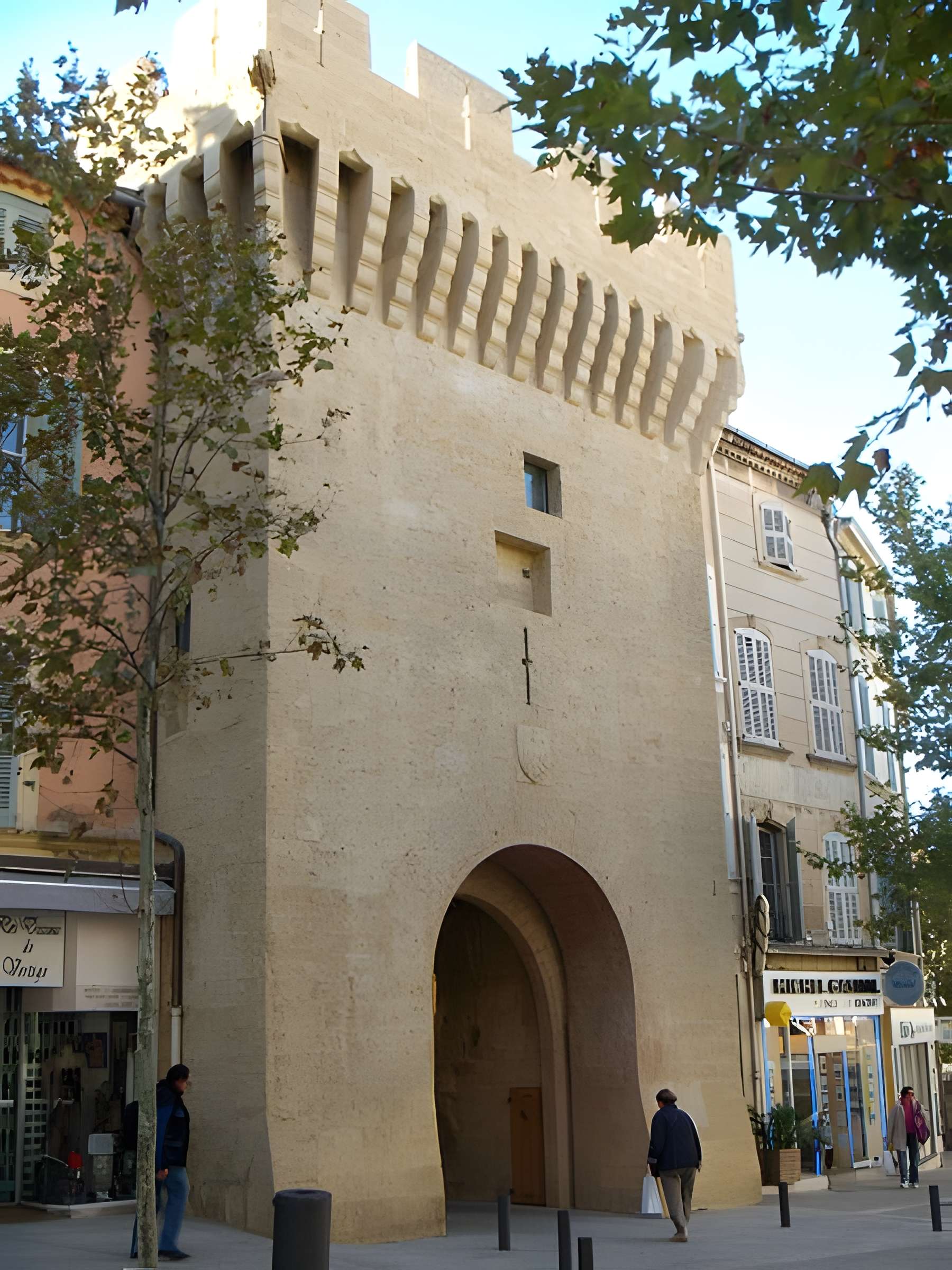 Porte de Bourgneuf à Salon-de-Provence 